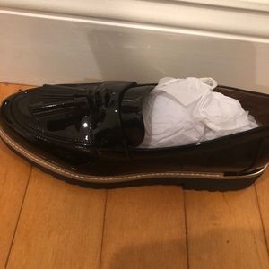 Franco Sarto 9 M patent loafers with tassels. NWT
